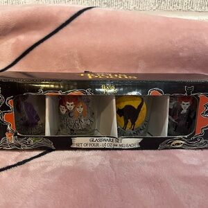 Hocus Pocus - Disney - Set of 4- 1.5oz Shot Glasses